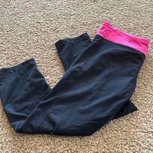 Black and pink style under armor, leggings, size medium, gently worn